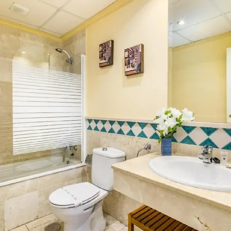 Apartamento Cable Beach Con Maravillosas Vistas * マルベーリャ
